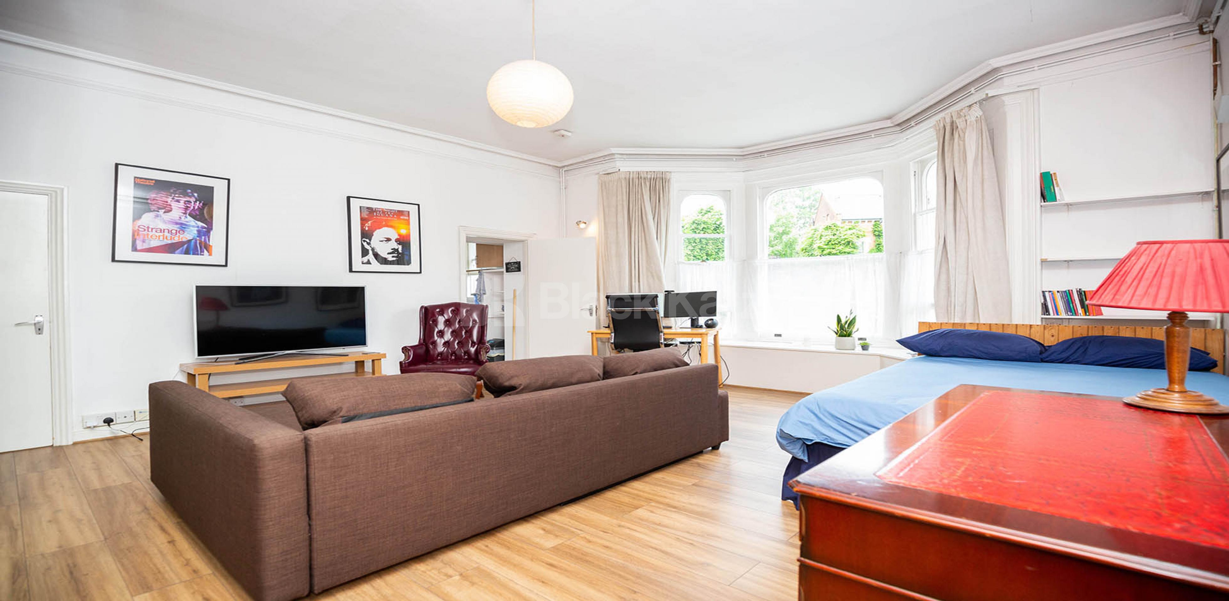 			Studio Apartment, 1 bath, 1 reception Studio			 Cromwell Avenue, Highgate N6